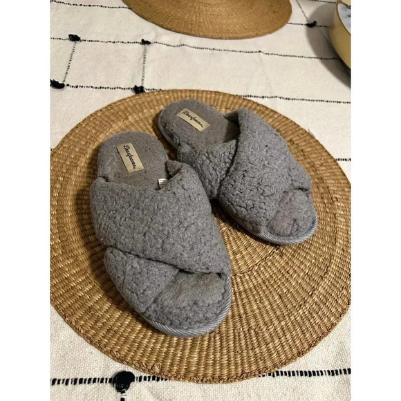 Deerfoam Women’s size 7-8 Slippers - Picture 1 of 5